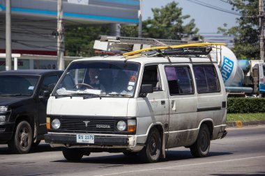 Chiangmai, Tayland - 6 Kasım 2018: Özel Toyota Hiace eski Van araba. Yol no.1001, Chiangmai şehir merkezine 8 km.