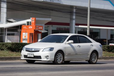 Chiangmai, Tayland - 23 Kasım 2018: Özel araba Toyota Camry. Yol no.1001 Chiangmai iş alanı 8 km.