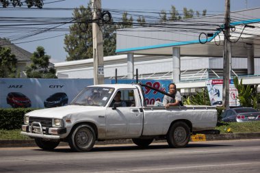 Chiangmai, Tayland - 8 Kasım 2018: Özel eski pikap araba, Toyota Hilux güçlü X. Yol no.1001, Chiangmai şehir merkezine 8 km.