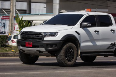 Chiangmai, Tayland - 23 Kasım 2018: Özel pikap araba, Ford Ranger Raptor. Yol no.1001, Chiangmai şehir merkezine 8 km.