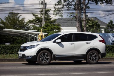 Chiangmai, Tayland - 15 Kasım 2018: Özel araba Honda Crv şehir Suv araba. Yol no.1001 Chiangmai şehir merkezine 8 km.