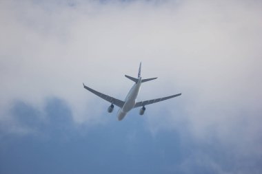 Chiangmai, Tayland - 24 Kasım 2018: B-5936 Airbus A330-200 Çin Doğu havayolu şirketi. Şanghay'a Chiangmai Havaalanı'ndan çıkar.