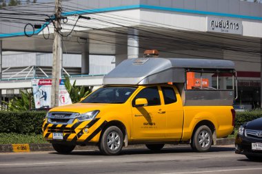 Chiangmai, Tayland - 15 Kasım 2018: kamyonet otoyol bölümü. Fotoğrafa yol no.1001 8 km şehir merkezine Chiangmai, Tayland.