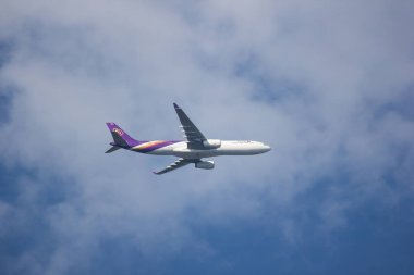 Chiangmai, Tayland - 15 Kasım 2018: Hs-Tbb Airbus A330-300 Thaiairway. Bangkok'a Chiangmai Havaalanı'ndan çıkar.