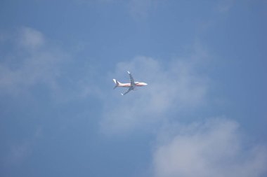 Chiangmai, Tayland - 26 Kasım 2018: Boeing 737-800 baran havayolları. Jinghong için Chiangmai Havaalanı'ndan çıkar.