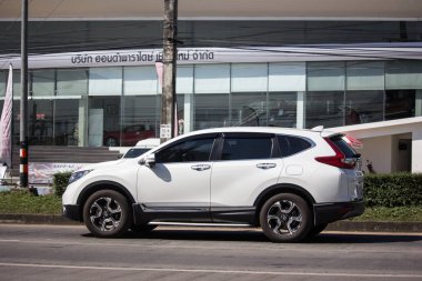 Chiangmai, Tayland - 15 Kasım 2018: Özel araba Honda Crv şehir Suv araba. Yol no.1001 Chiangmai şehir merkezine 8 km.