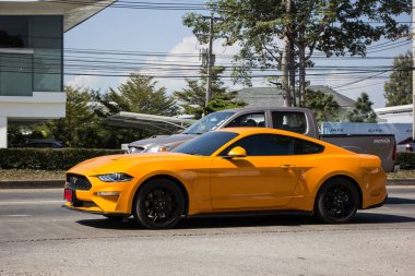 Chiangmai, Tayland - 30 Kasım 2018: Yeni Ford Mustang spor araba. Fotoğraf chiangmai şehrinin kentsel fringe de yol.
