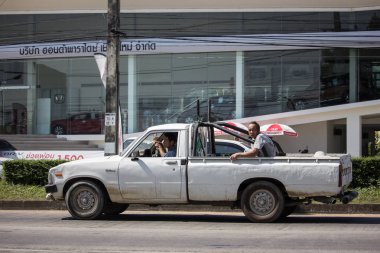 Chiangmai, Tayland - 8 Kasım 2018: Özel eski pikap araba, Toyota Hilux güçlü X. Yol no.1001, Chiangmai şehir merkezine 8 km.