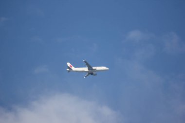 Chiangmai, Tayland - 15 Kasım 2018: B-6012 Airbus A320-200 Çin Doğu havayolu şirketi. Şangay için Chiangmai havaalanından kalkış.