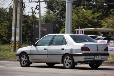Chiangmai, Tayland - 8 Kasım 2018: Özel eski araba, Peugeot 306. Fotoğrafa yol no.121 8 km şehir merkezine Chiangmai, Tayland.