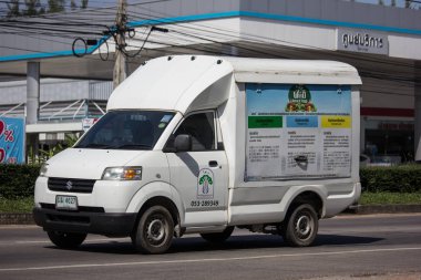 Chiangmai, Tayland - 15 Kasım 2018: Özel Suzuki Carry al araba. Fotoğraf Road'da yok 121 hakkında 8 km şehir merkezine Chiangmai Tayland.