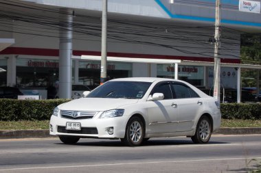Chiangmai, Tayland - 23 Kasım 2018: Özel araba Toyota Camry. Yol no.1001 Chiangmai iş alanı 8 km.