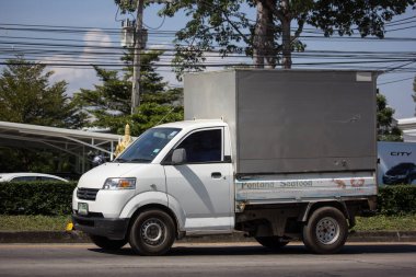 Chiangmai, Tayland - 8 Kasım 2018: Özel Suzuki Carry al araba. Fotoğraf Road'da yok 121 hakkında 8 km şehir merkezine Chiangmai Tayland.
