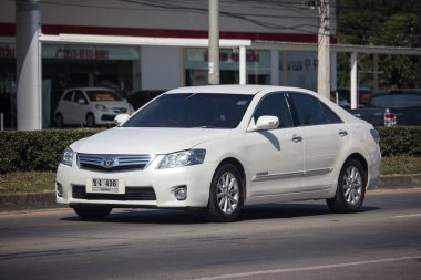 Chiangmai, Tayland - 26 Kasım 2018: Özel araba Toyota Camry. Yol no.1001 Chiangmai iş alanı 8 km.