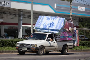 Chiangmai, Tayland - 15 Kasım 2018: Özel eski pikap araba, Toyota Hilux güçlü X. Yol no.1001, Chiangmai şehir merkezine 8 km.