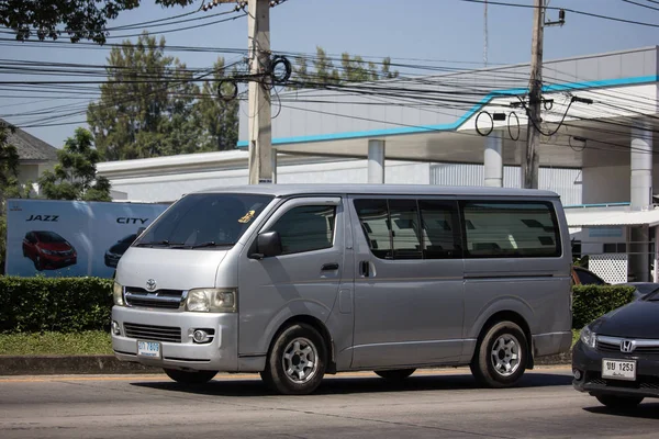 Chiangmai Tailândia Novembro 2018 Private Toyota Ventury Van Estrada 1001 — Fotografia de Stock