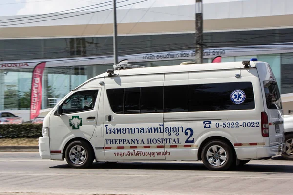 Chiangmai Tayland Kasım 2018 Ambulans Van Theppanya Hastanesi Fotoğrafa Yol — Stok fotoğraf