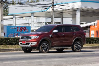 Chiangmai, Tayland - 30 Kasım 2018: Özel Suv araba Ford Everest. Yol no.1001 Chiangmai iş alanı 8 km.