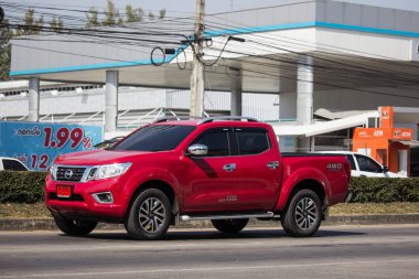 Chiangmai, Tayland - 3 Aralık 2018: Özel pikap araba, Nissan Navara. Yol no.1001, Chiangmai iş alanı 8 km.