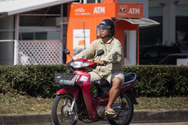 Chiangmai, Tayland - 2 Aralık 2018: Özel motosiklet, Honda Dream. Fotoğrafa yol no.121 8 km şehir merkezine Chiangmai, Tayland.