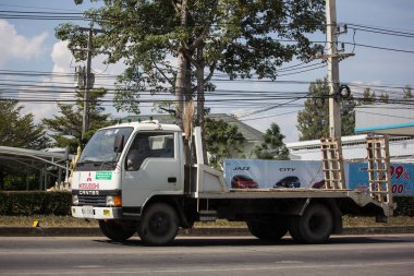 Chiangmai, Tayland - 2 Aralık 2018: Özel Mitsubishi Canter kargo kamyon. Fotoğrafa yol no.121 8 km şehir merkezine Chiangmai, Tayland.