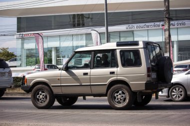 Chiangmai, Tayland - 4 Aralık 2018: Özel araba. Land Rover Discovery. Fotoğrafa yol no.1001 8 km şehir merkezine Chiangmai, Tayland.