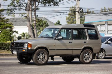 Chiangmai, Tayland - 4 Aralık 2018: Özel araba. Land Rover Discovery. Fotoğrafa yol no.1001 8 km şehir merkezine Chiangmai, Tayland.