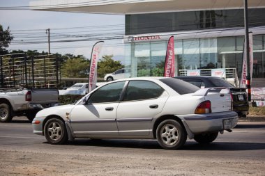 Chiangmai, Tayland - 4 Aralık 2018: Özel araba, Chrysler Neon. Fotoğrafa yol no.121 8 km şehir merkezine Chiangmai, Tayland.