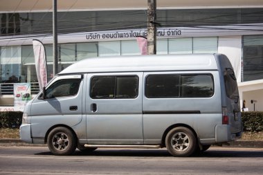 Chiangmai, Tayland - 4 Aralık 2018: Özel eski Nissan Urvan Van araba. Yol no.121 şehir merkezine Chiangmai Tayland hakkında 8 km, fotoğraf.