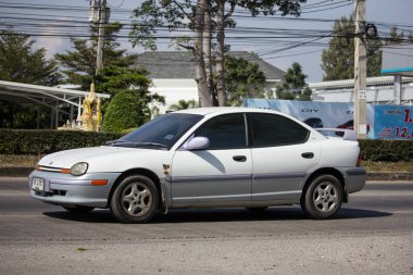 Chiangmai, Tayland - 4 Aralık 2018: Özel araba, Chrysler Neon. Fotoğrafa yol no.121 8 km şehir merkezine Chiangmai, Tayland.