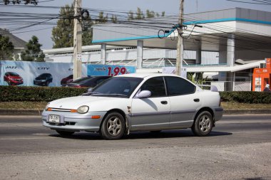 Chiangmai, Tayland - 4 Aralık 2018: Özel araba, Chrysler Neon. Fotoğrafa yol no.121 8 km şehir merkezine Chiangmai, Tayland.
