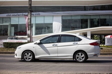 Chiangmai, Tayland - 4 Aralık 2018: Özel Honda City kompakt araç. Japon üretici Honda tarafından üretilen. Fotoğrafa yol no.121 8 km şehir merkezine Chiangmai, Tayland.