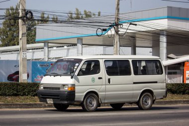 Chiangmai, Tayland - 4 Aralık 2018: Özel Toyota Hiace eski Van araba. Yol no.1001, Chiangmai şehir merkezine 8 km.