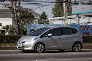 Chiangmai, Tayland - 4 Aralık 2018: Özel şehir araba Honda Jazz. 5 kapı hatchback otomobil. Yol no.121 şehir merkezine Chiangmai Tayland hakkında 8 km, fotoğraf.