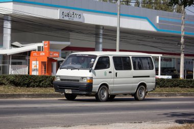 Chiangmai, Tayland - 4 Aralık 2018: Özel Toyota Hiace eski Van araba. Yol no.1001, Chiangmai şehir merkezine 8 km.