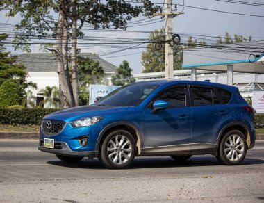 Chiangmai, Tayland - 4 Aralık 2018: Özel otomobil, Mazda Cx-5, cx5. Yol no.1001, Chiangmai iş alanı 8 km.
