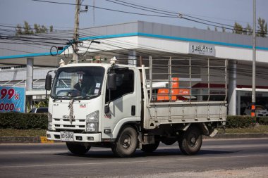 Chiangmai, Tayland - 4 Aralık 2018: Özel Isuzu kargo kamyon. Fotoğrafa yol no.1001 8 km şehir merkezine Chiangmai, Tayland.