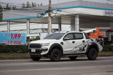 Chiangmai, Tayland - 18 Aralık 2018: Özel pikap araba, Ford Ranger. Yol no.1001, Chiangmai şehir merkezine 8 km.