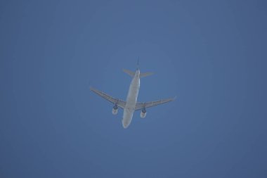 Chiangmai, Tayland - 6 Aralık 2018: B-1672 Airbus A320-200 bahar hava yolları. Shianghai için Chiangmai çıkar.