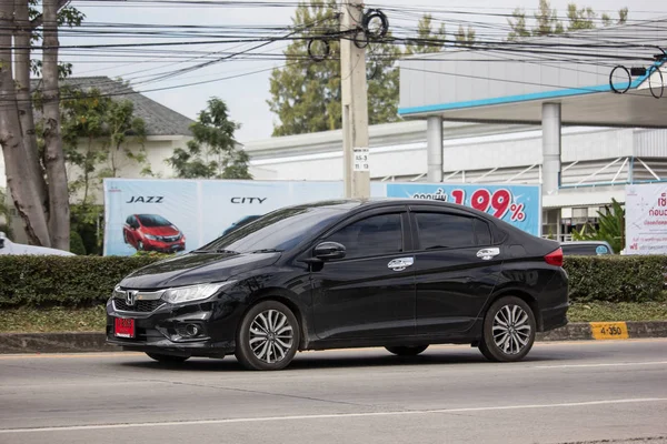 Chiangmai, Tayland - 18 Aralık 2018: Özel Honda City kompakt araç. Japon üretici Honda tarafından üretilen. Fotoğrafa yol no.121 8 km şehir merkezine Chiangmai, Tayland.