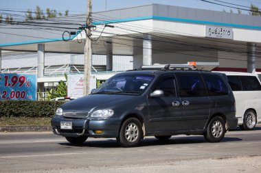 Chiangmai, Tayland - 25 Aralık 2018: Özel Mpv araç, Kia Grand karnaval. Fotoğrafa yol no.121 8 km şehir merkezine Chiangmai, Tayland.