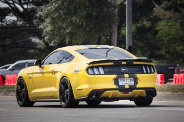 Chiangmai, Tayland - 3 Ocak 2019: Yeni Ford Mustang spor araba. Fotoğraf chiangmai şehrinin kentsel fringe de yol.