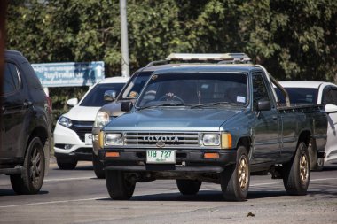 Chiangmai, Tayland - 25 Aralık 2018: Özel eski pikap araba, Toyota Hilux güçlü X. Yol no.1001, Chiangmai şehir merkezine 8 km.
