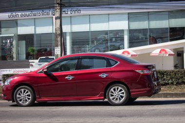 Chiangmai, Tayland - 25 Aralık 2018: Özel araba, Nissan Slyphy. Yol no.1001 üzerinde şehir Chiangmai Merkezi'nden yaklaşık 8 km kuzeyinde.