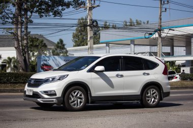 Chiangmai, Tayland - 27 Aralık 2018: Özel araba Honda Crv şehir Suv araba. Yol no.1001 Chiangmai şehir merkezine 8 km.