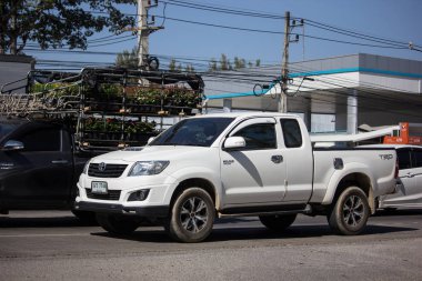 Chiangmai, Tayland - 27 Aralık 2018: Özel Toyota Hilux Vigo kamyonet. Yol no.1001 Chiangmai şehir merkezine 8 km.