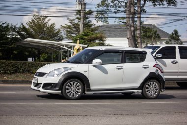 Chiangmai, Tayland - 3 Ocak 2019: Özel Eko kent araba Suzuki Swift. Fotoğrafa yol no.121 8 km şehir merkezine Chiangmai, Tayland.
