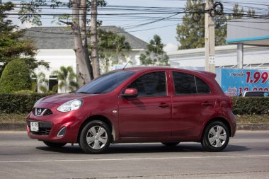 Chiangmai, Tayland - 3 Ocak 2019: Eko araba Nissan Mart. Yol no.1001 Chiangmai iş alanı 8 km.