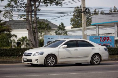 Chiangmai, Tayland - 3 Ocak 2019: Özel araba Toyota Camry. Yol no.1001 Chiangmai iş alanı 8 km.