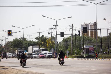 Chiangmai, Tayland - 16 Ocak 2019: Araba ve trafik Juction yakınlarındaki Otoban yolu üzerinde. Fotoğraf Road'da yok 121 hakkında 8 km şehir merkezine Chiangmai Tayland.